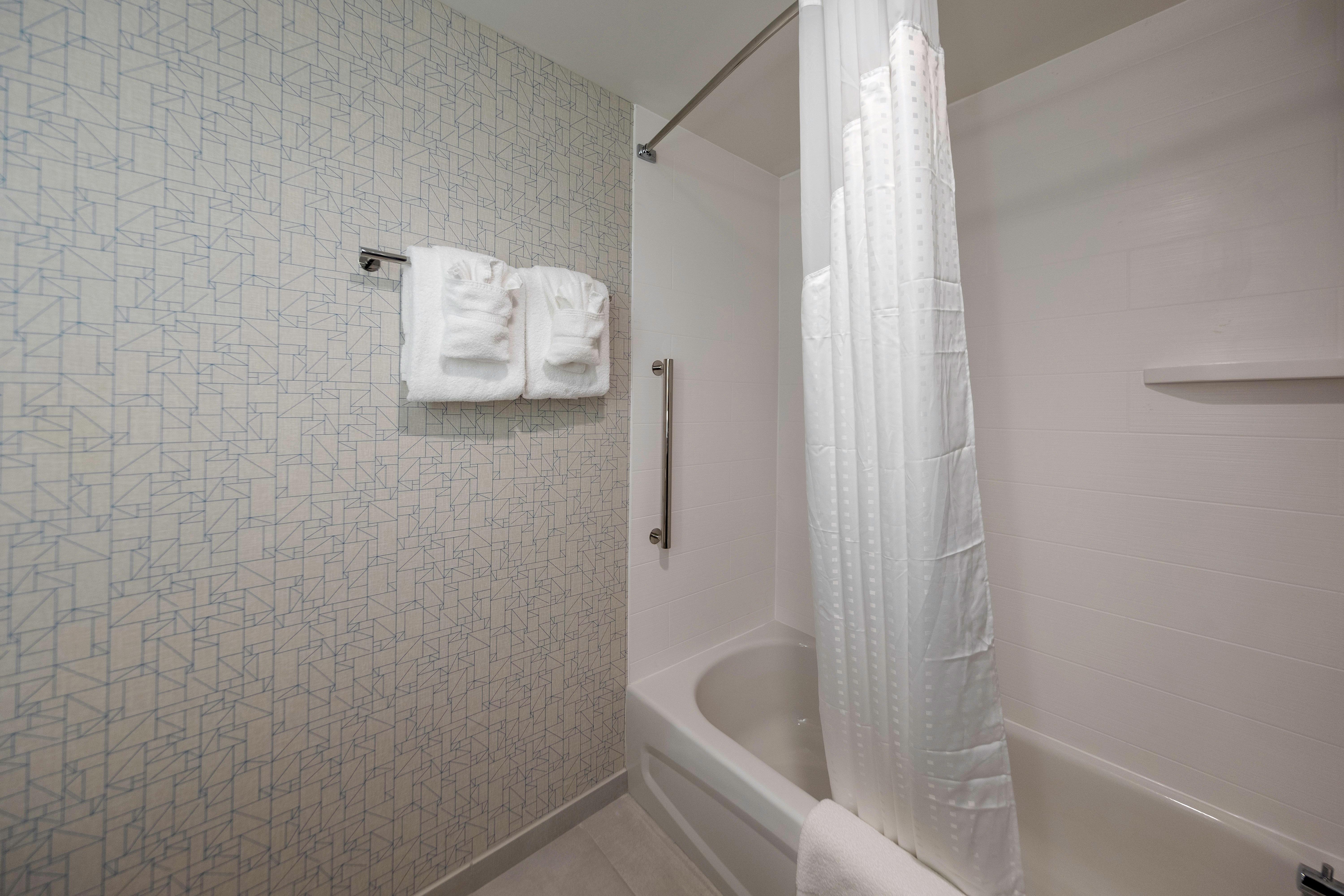 Holiday Inn Express & Suites - Staunton By Ihg Bagian luar foto