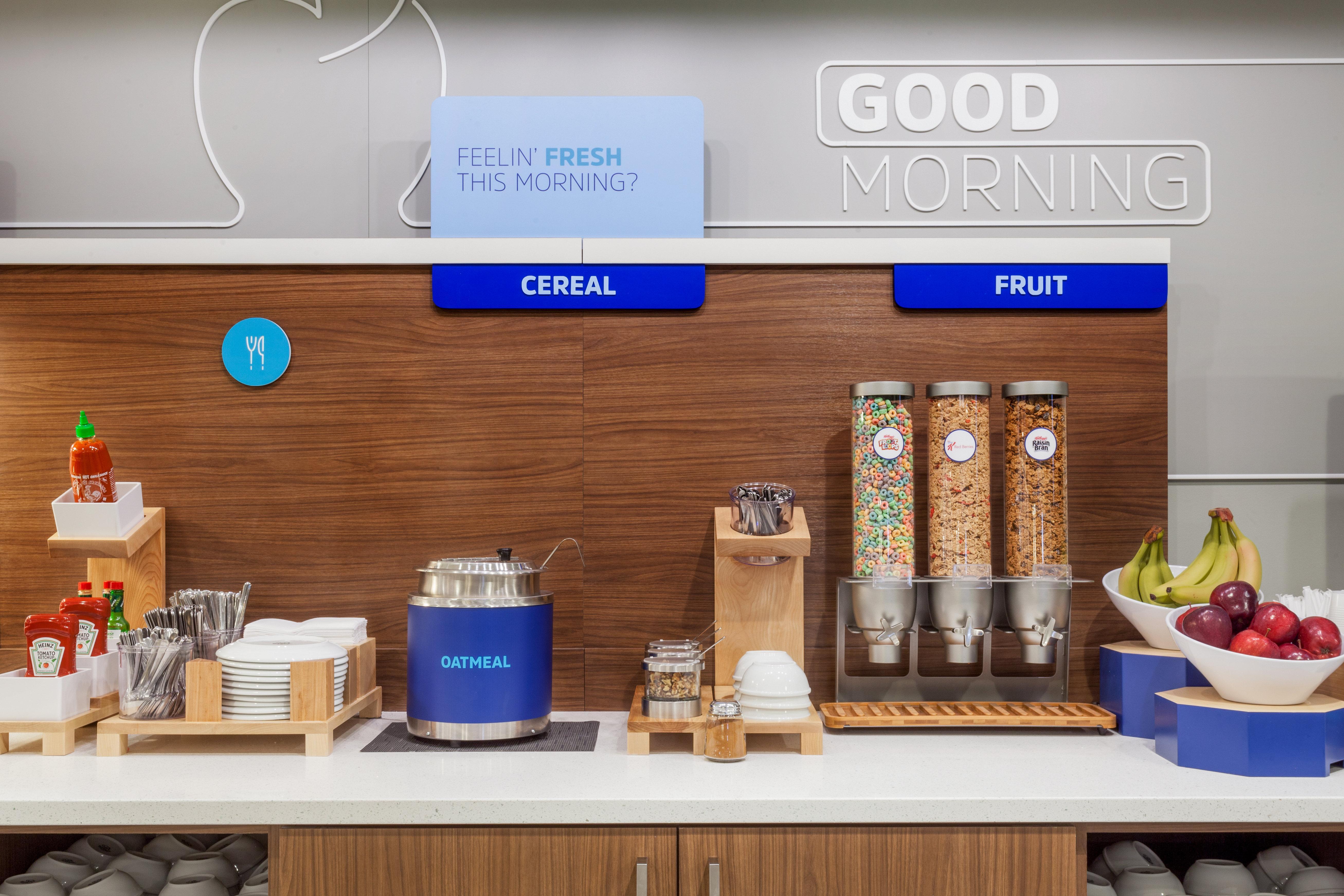 Holiday Inn Express & Suites - Staunton By Ihg Bagian luar foto