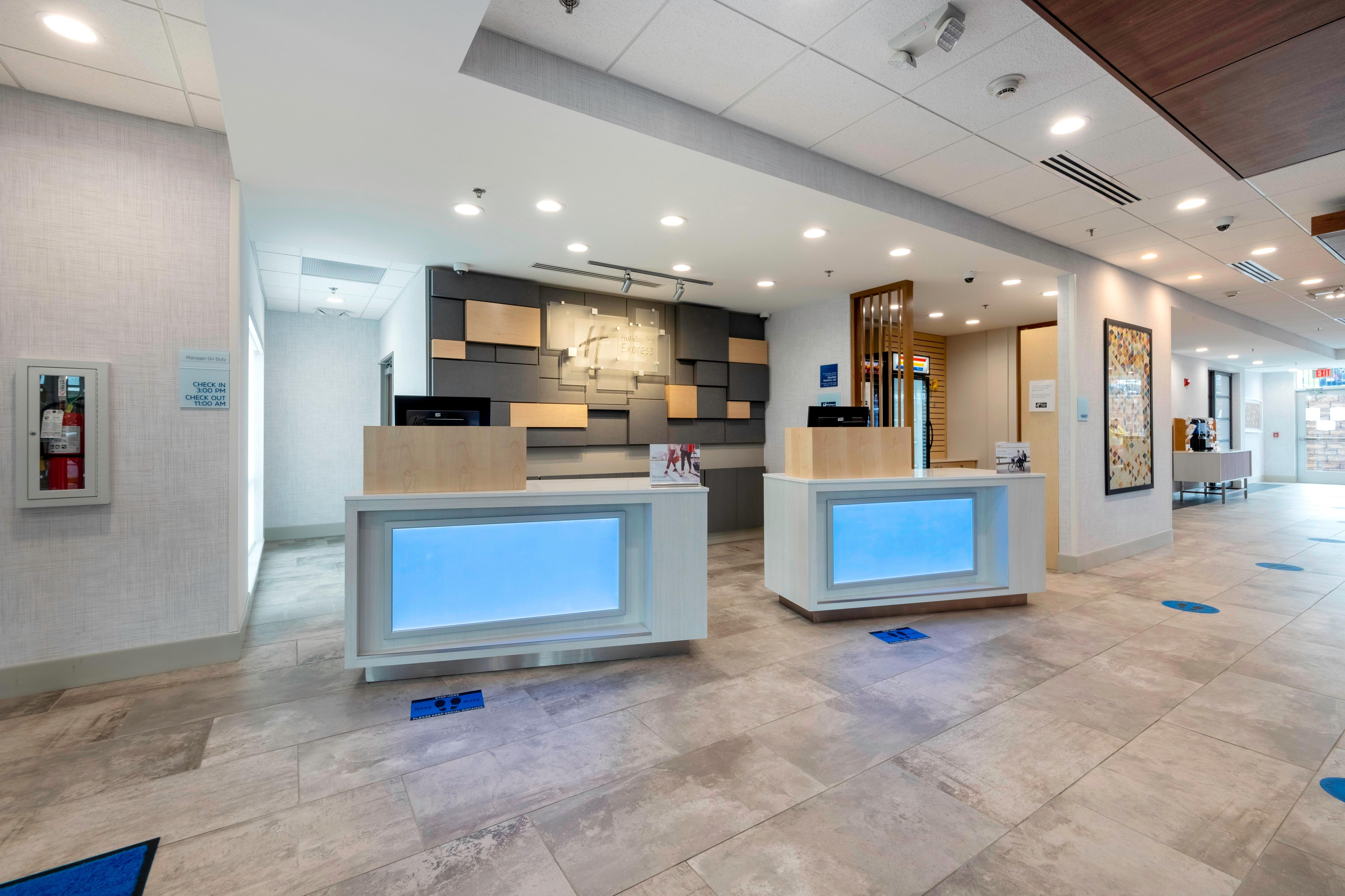 Holiday Inn Express & Suites - Staunton By Ihg Bagian luar foto