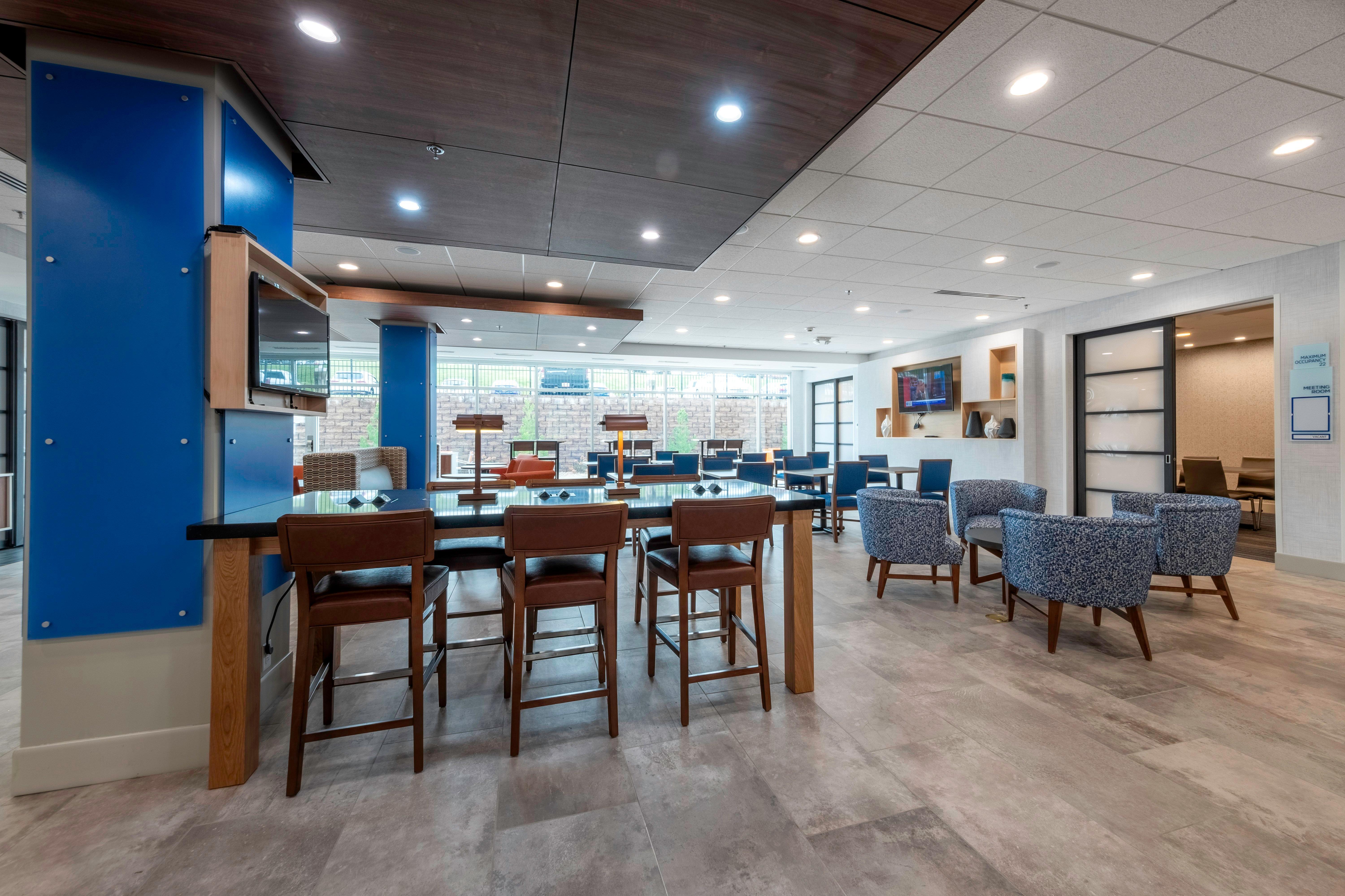Holiday Inn Express & Suites - Staunton By Ihg Bagian luar foto