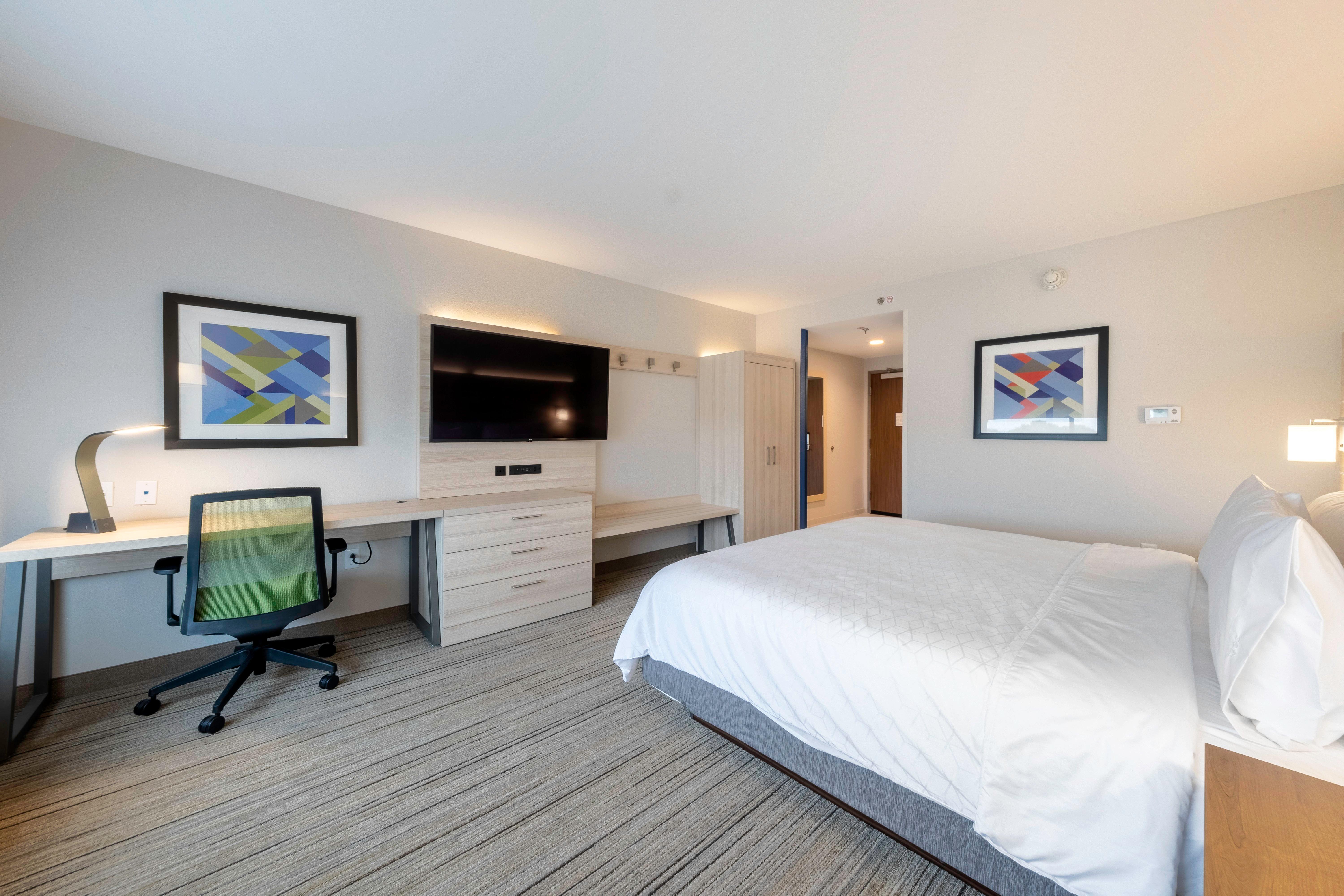 Holiday Inn Express & Suites - Staunton By Ihg Bagian luar foto