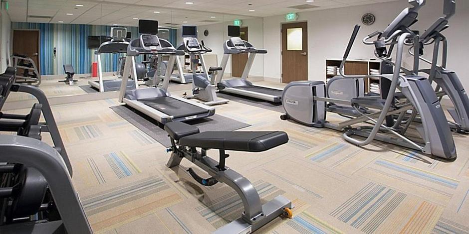 Holiday Inn Express & Suites - Staunton By Ihg Bagian luar foto