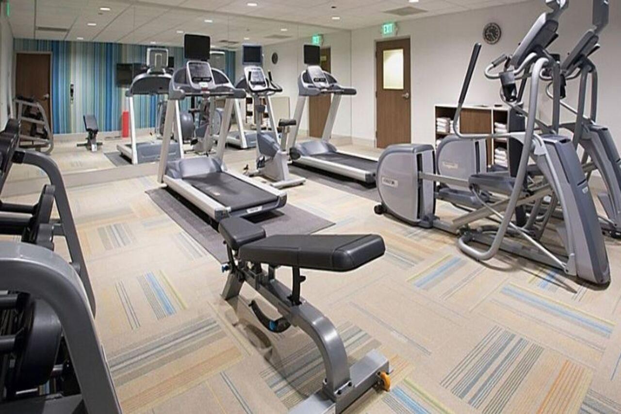 Holiday Inn Express & Suites - Staunton By Ihg Bagian luar foto